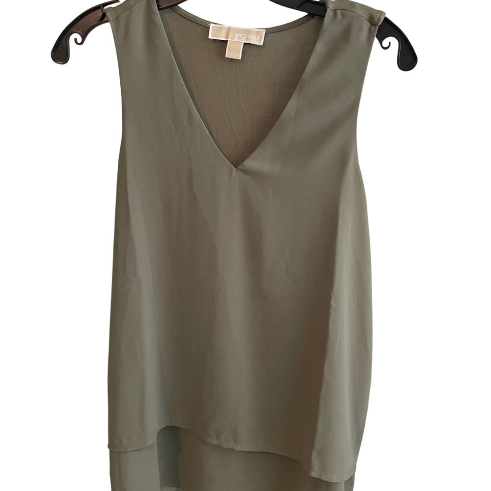 Michael Michael Kors green neck hi low blouse tank. Size S